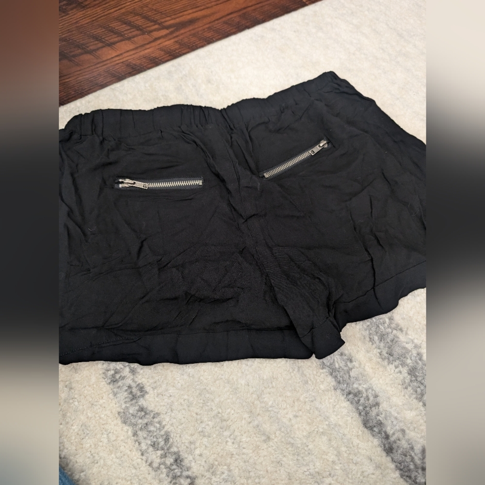 Justify Zipper Shorts